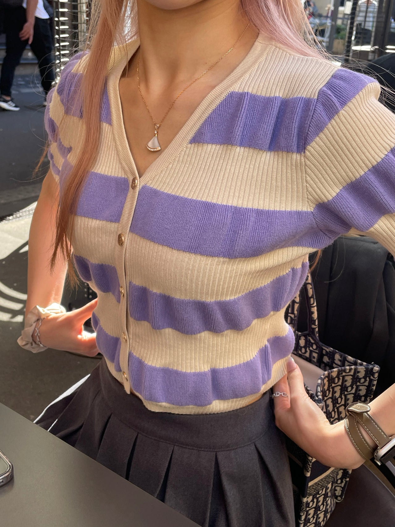 Contrast color short knitted top-Zixing
